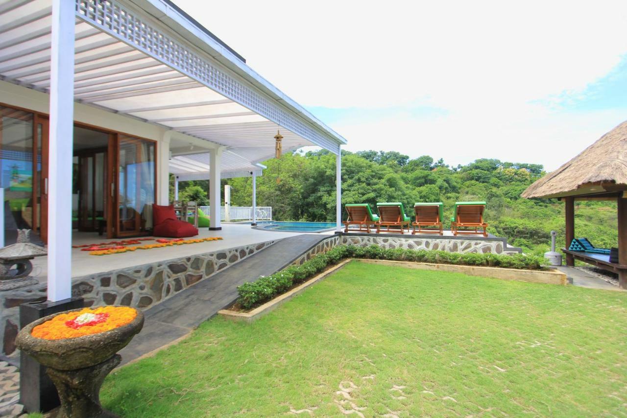 Villa Rinisha Rumah Senja Temukus Lovina Exterior foto
