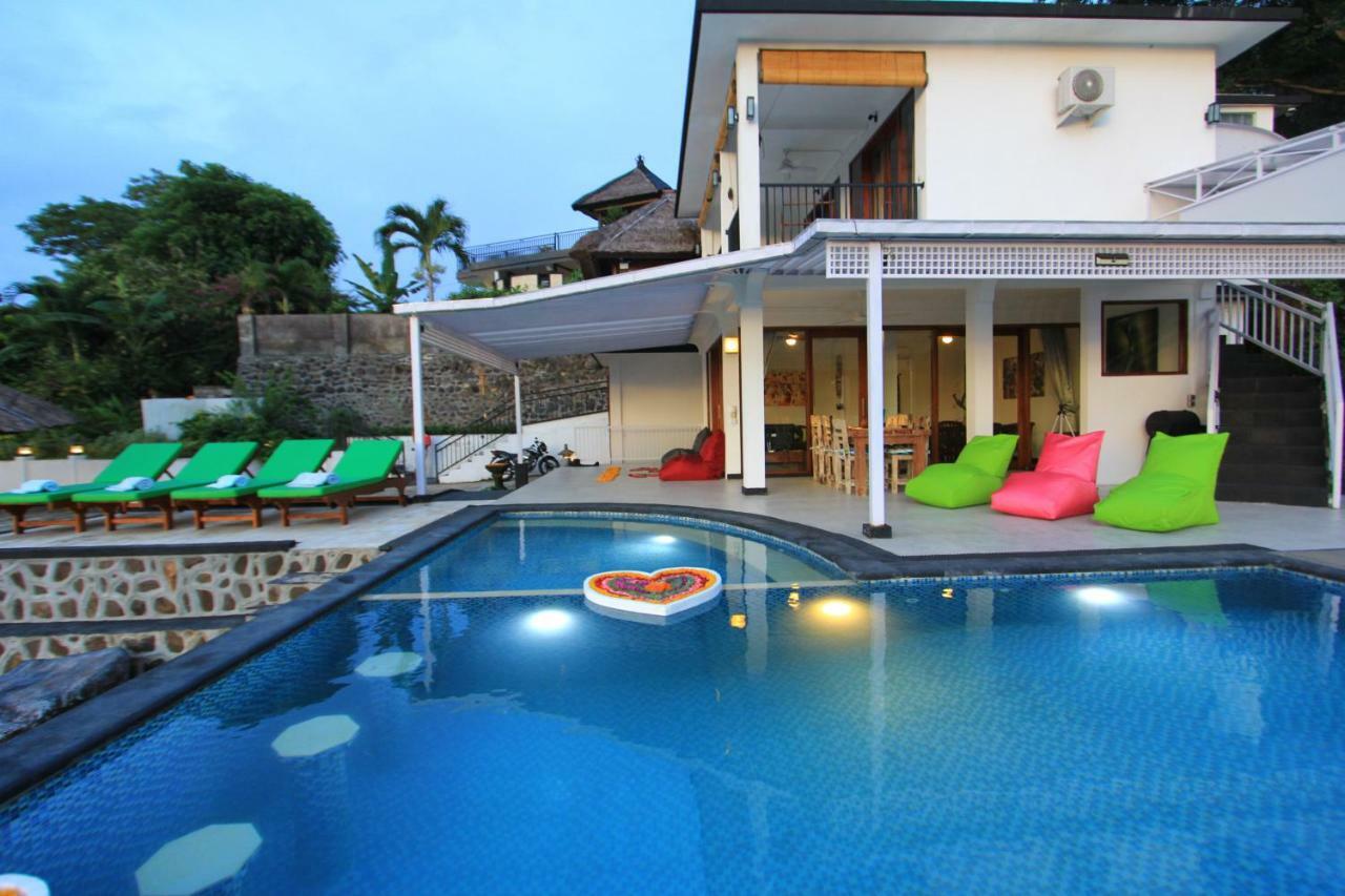 Villa Rinisha Rumah Senja Temukus Lovina Exterior foto