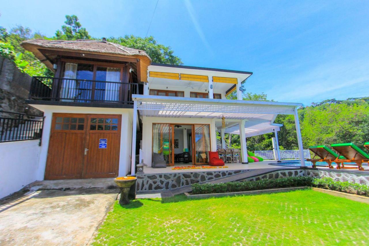 Villa Rinisha Rumah Senja Temukus Lovina Exterior foto