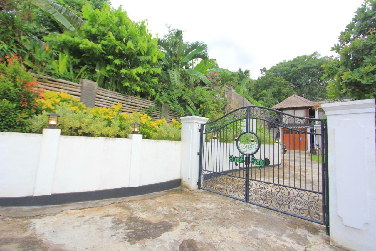 Villa Rinisha Rumah Senja Temukus Lovina Exterior foto