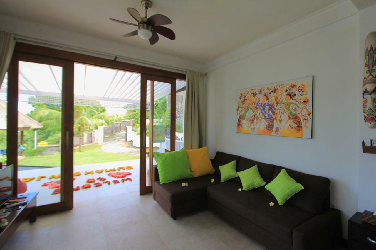 Villa Rinisha Rumah Senja Temukus Lovina Exterior foto