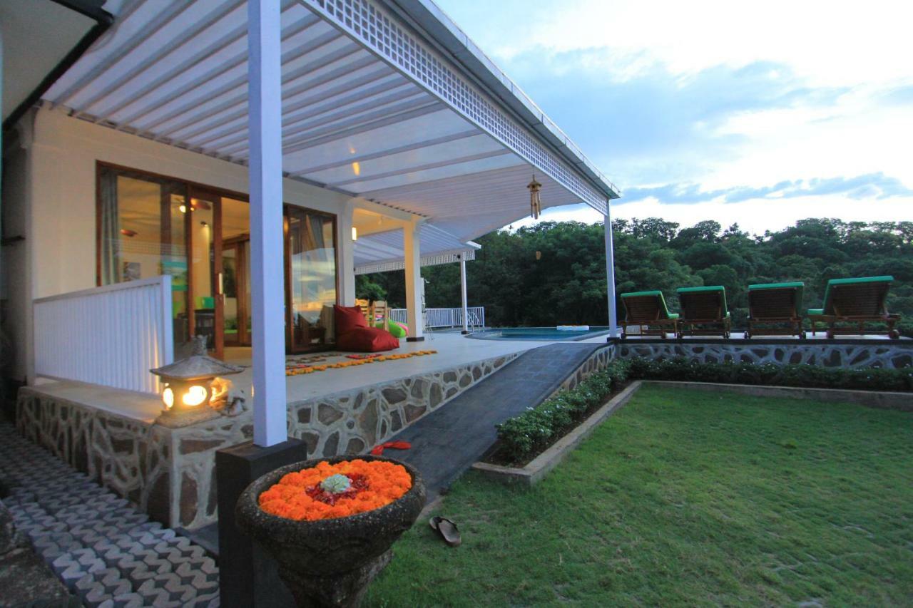 Villa Rinisha Rumah Senja Temukus Lovina Exterior foto