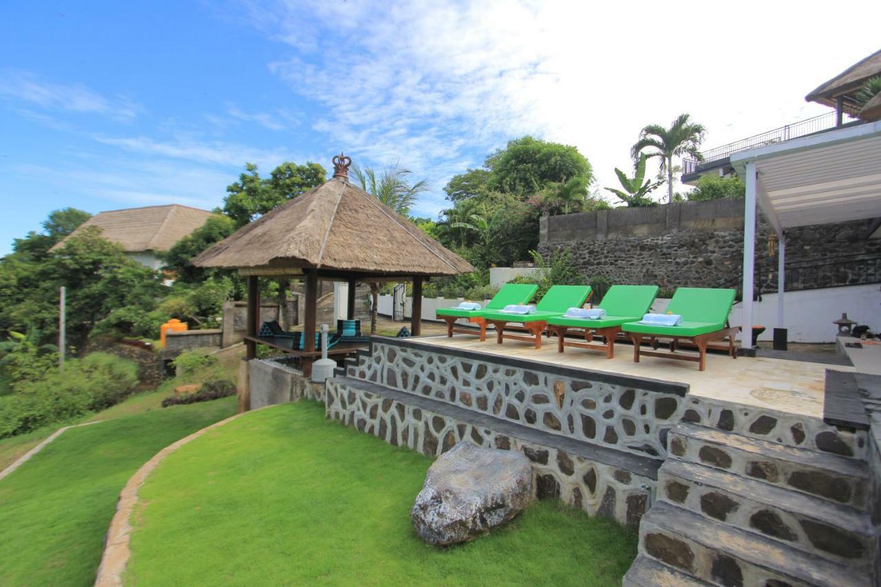 Villa Rinisha Rumah Senja Temukus Lovina Exterior foto
