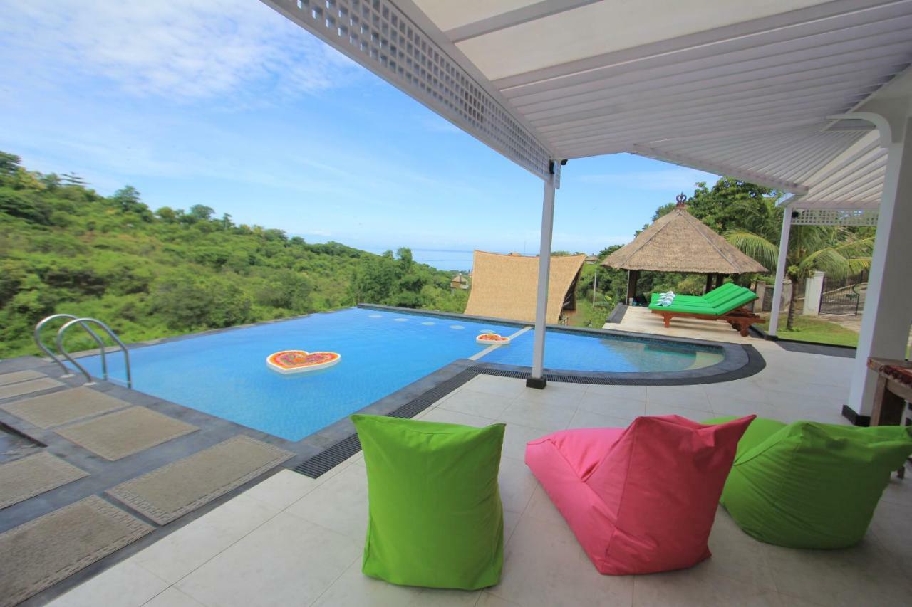 Villa Rinisha Rumah Senja Temukus Lovina Exterior foto