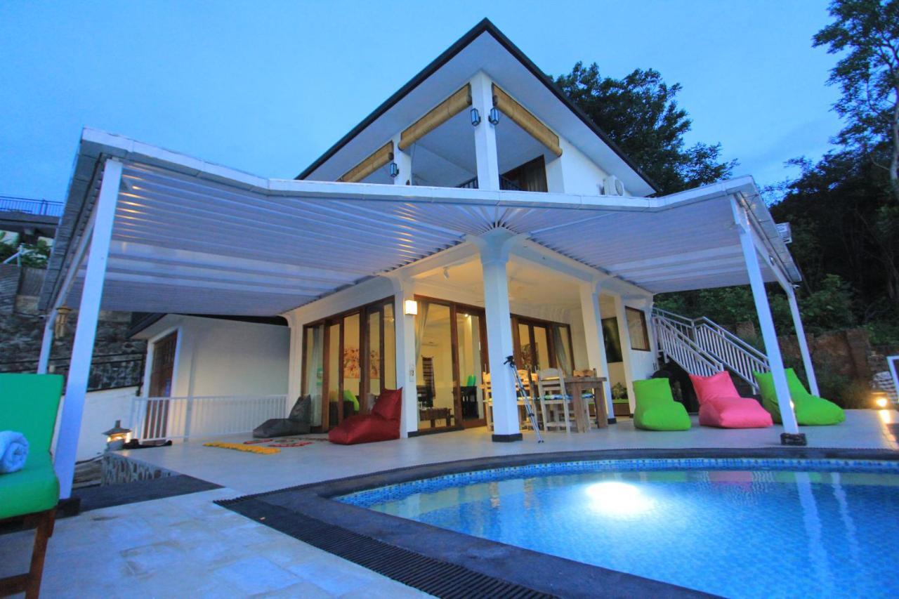 Villa Rinisha Rumah Senja Temukus Lovina Exterior foto